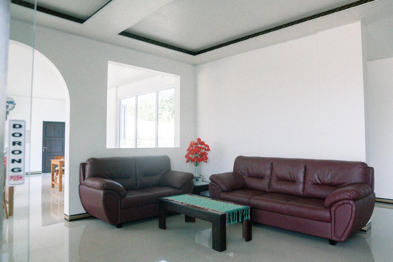 Christika Homestay Labuan Bajo Εξωτερικό φωτογραφία
